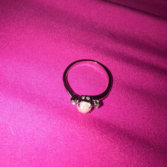 Ring - Picture 2 of 3